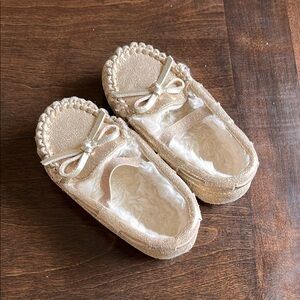 Kids Cream Fuzzy Moccasin Shoes